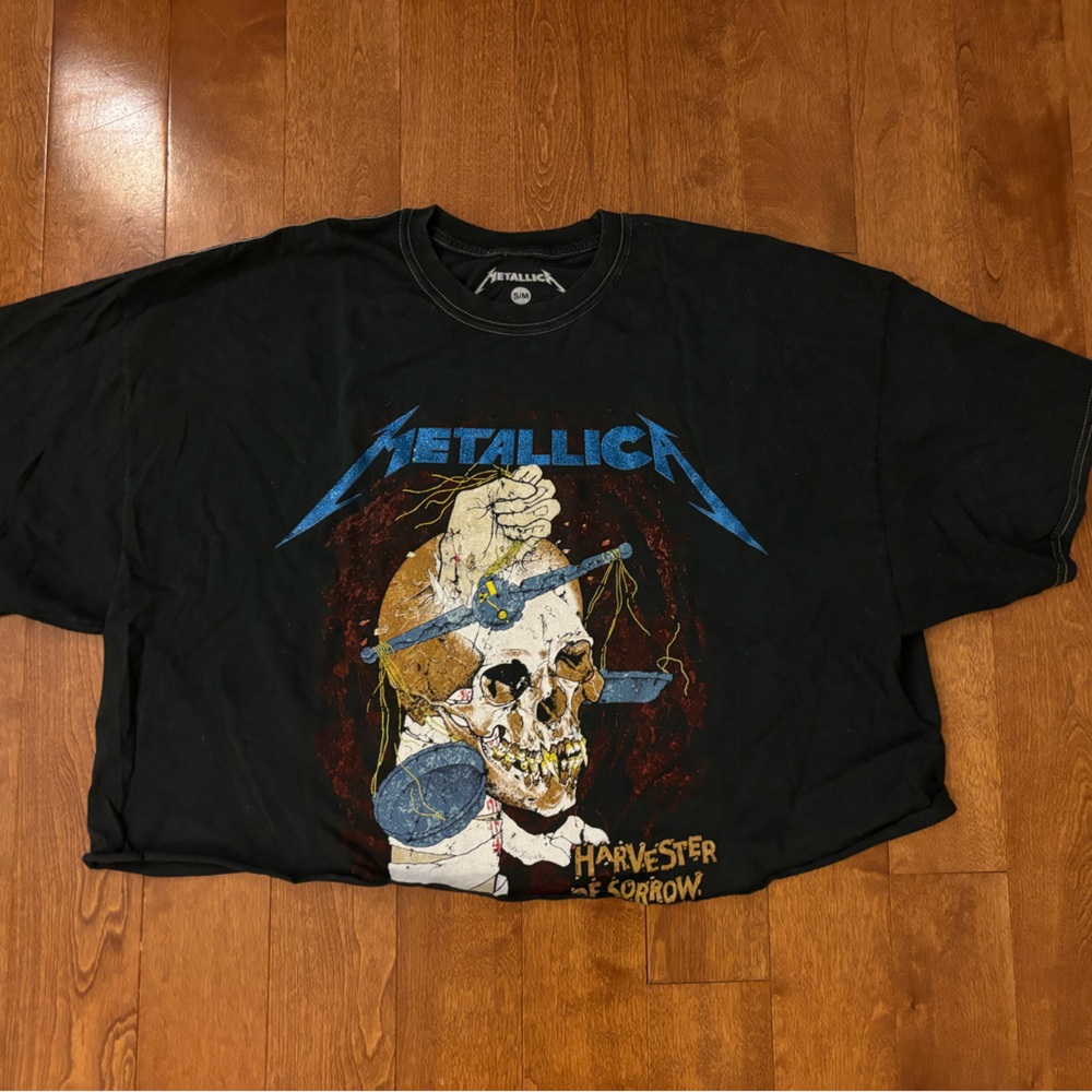 Urban Outfitters Cropped Oversized Metallica Tee